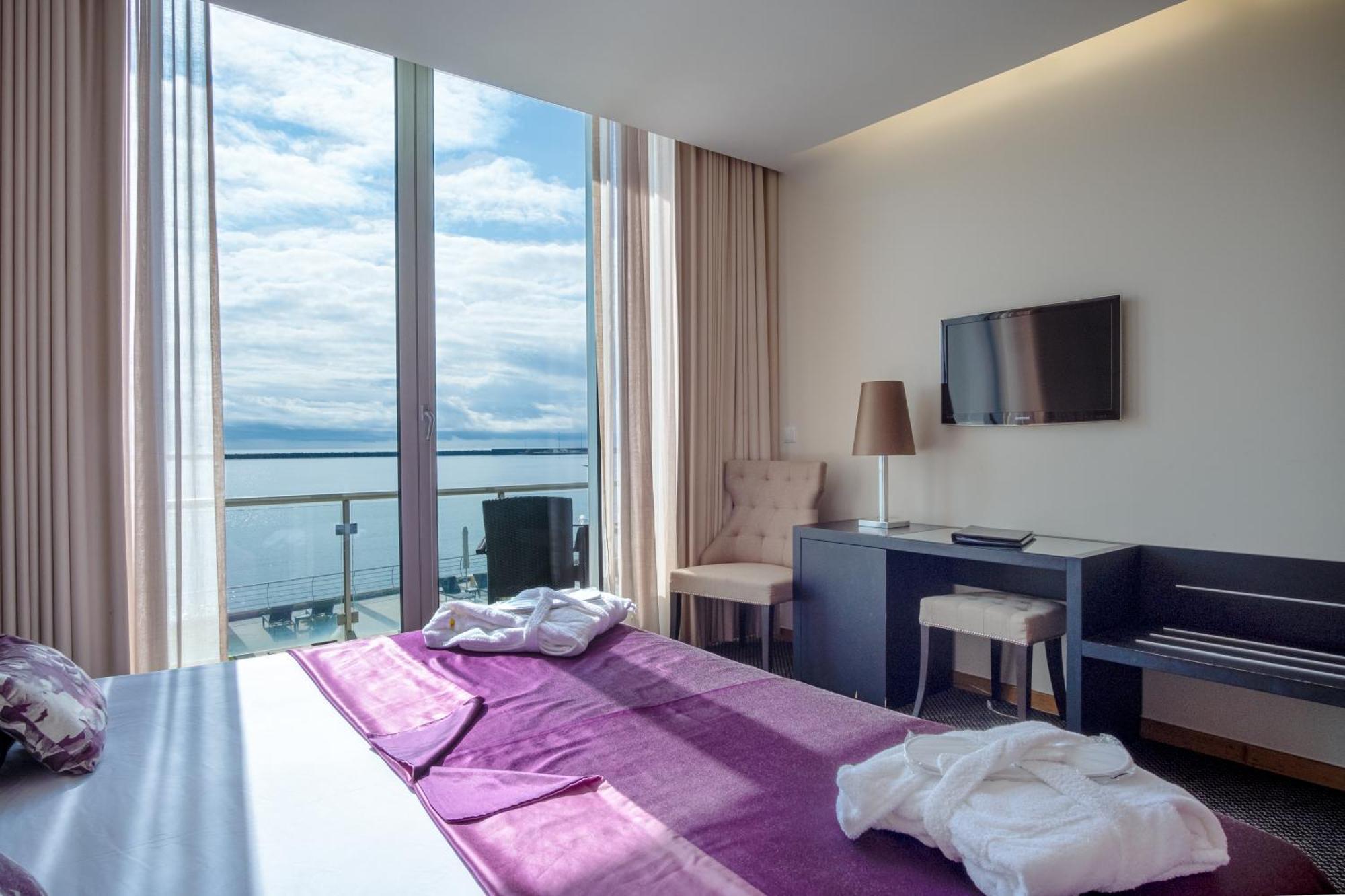 Atlantida Mar Hotel Praia da Vitoria Bagian luar foto